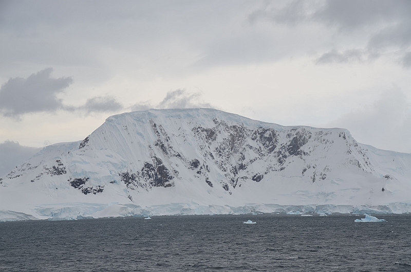100_Antarctica_Peninsula_Gerlache_Strait.JPG