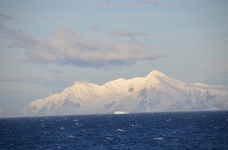 141_Antarctica_Peninsula_Gerlache_Strait.JPG