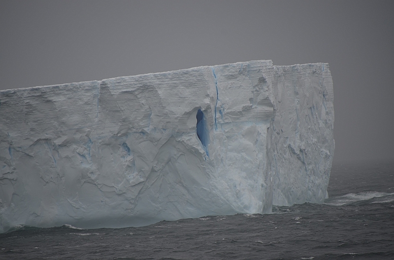 002_Antarctica_South_Georgia_Iceberg.JPG