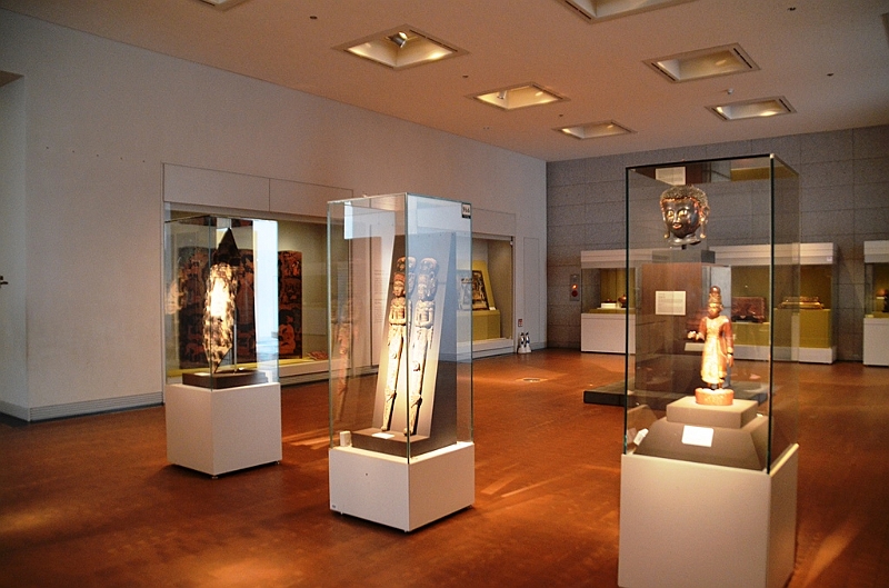 086_South_Korea_Seoul_National_Museum.JPG