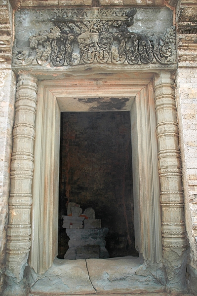 387_Cambodia_Angkor_East_Mebon.JPG