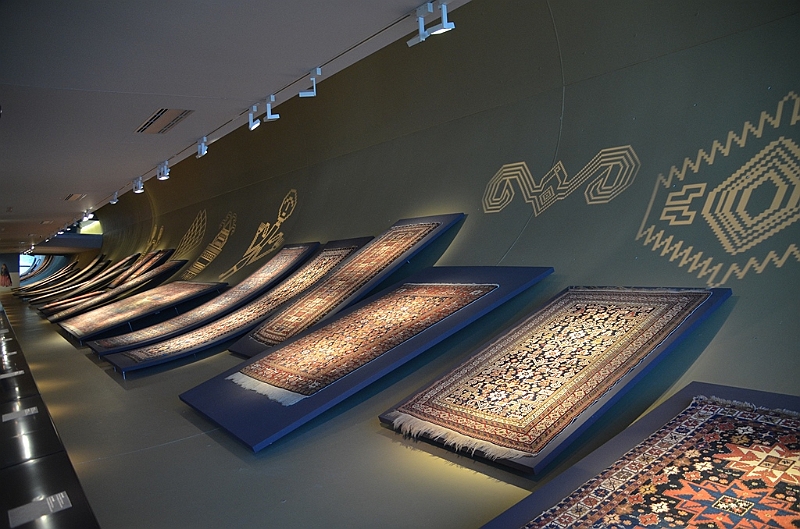 187_Azerbaijan_Baku_Carpet_Museum.JPG