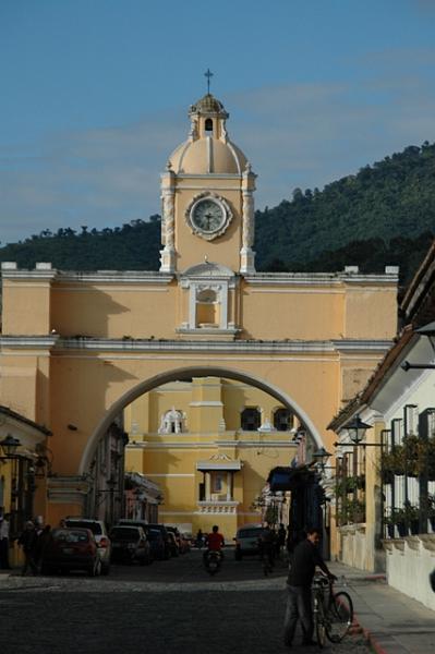 215_Guatemala_Antigua_El_Arco.JPG
