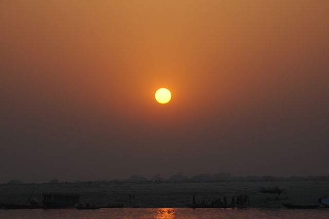 538_India_Varanasi_Sunrise.JPG