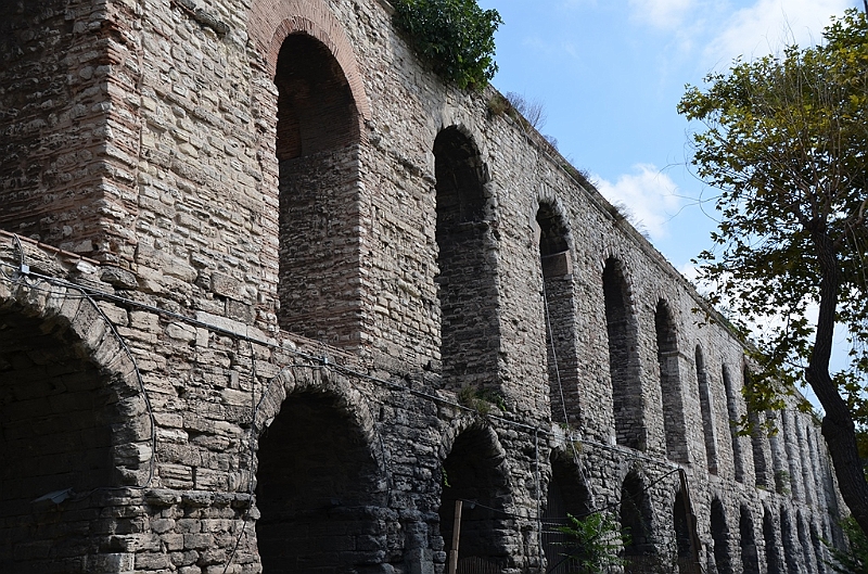 088_Istanbul_Aqueduct_of_Valens.JPG