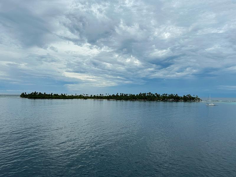 030_Panama_Holandes_Cay_Beach.JPG