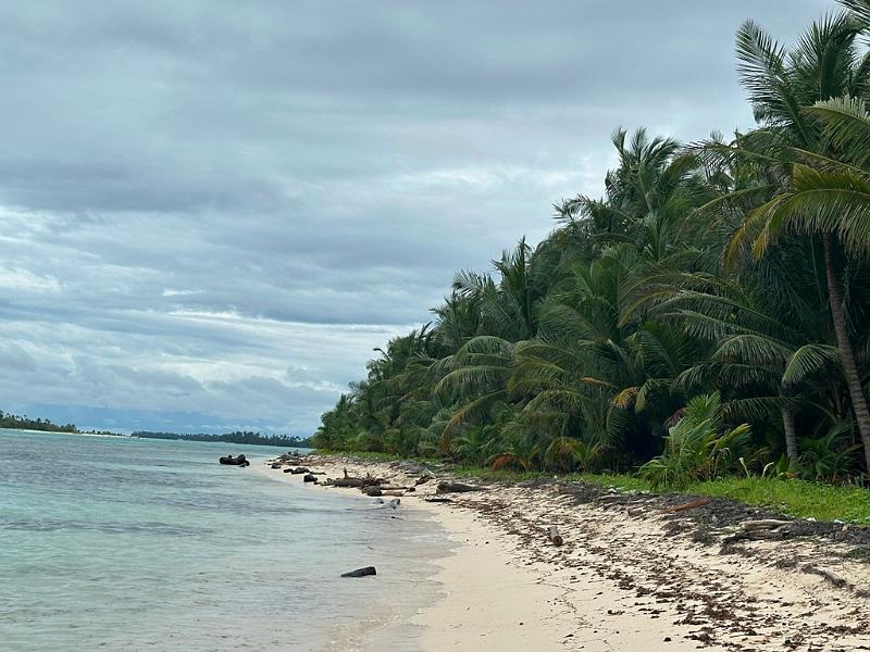 037_Panama_Holandes_Cay_Beach.JPG