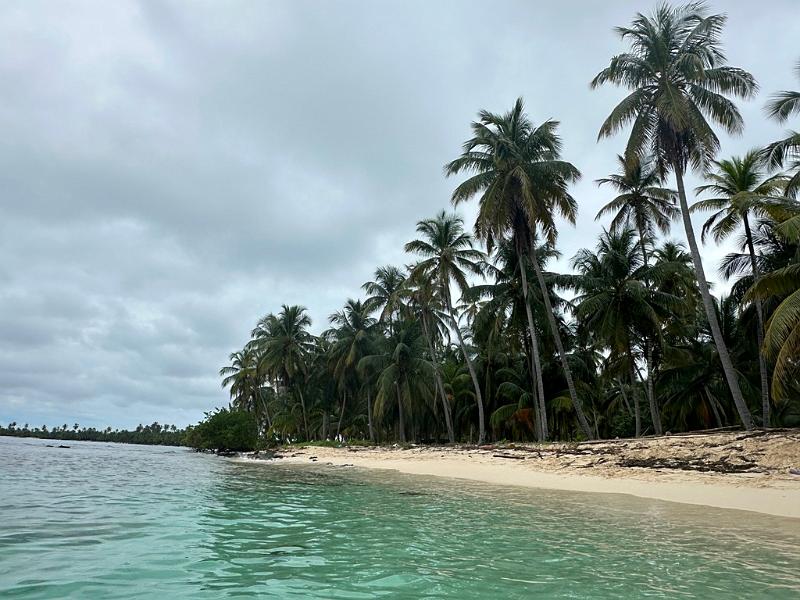 058_Panama_Holandes_Cay_Beach.JPG