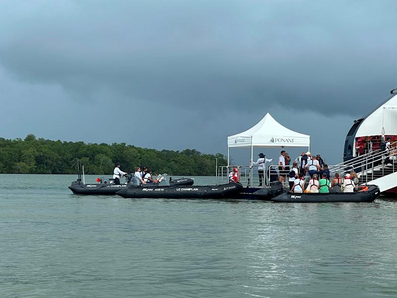 110_Ponant_Le_Champlain.JPG