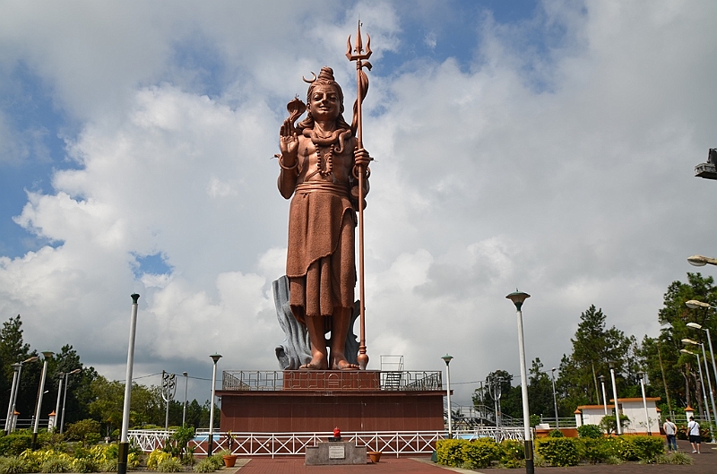 123_Mauitius_South_Grand_Bassin_Shiva_Statue.JPG