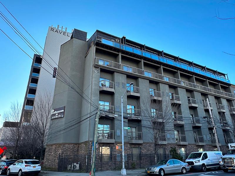 002_USA_New_York_City_Ravel_Hotel.JPG