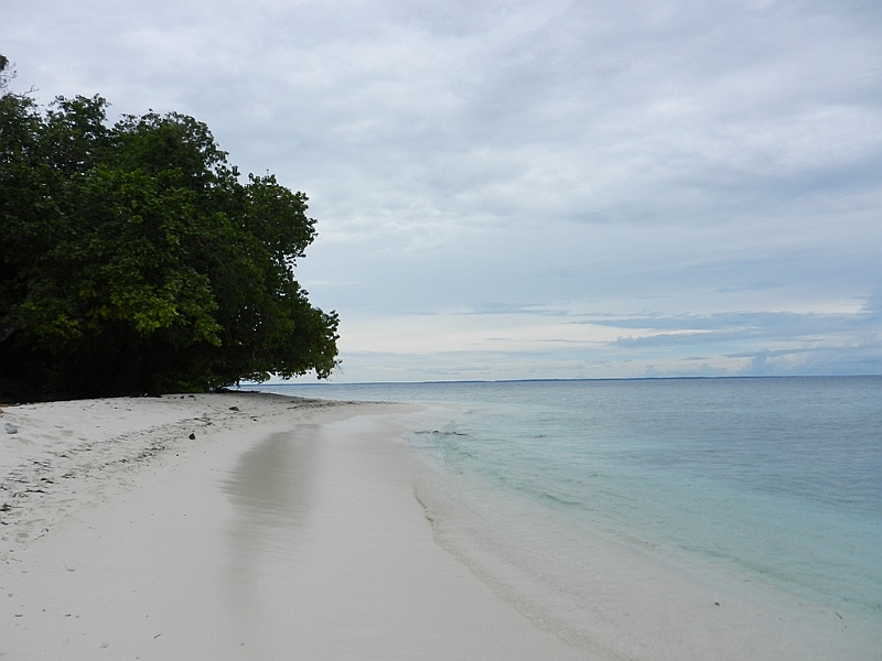 217_Papua_New_Guinea_Nuratu_Island.JPG - 