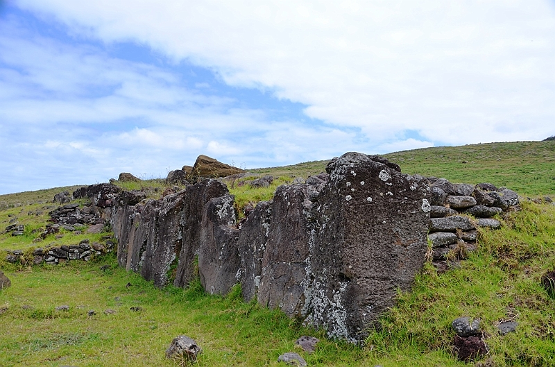 131_Chile_Easter_Island_Vinapu.JPG