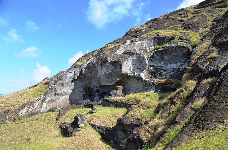 194_Chile_Easter_Island_Rano_Raraku.JPG