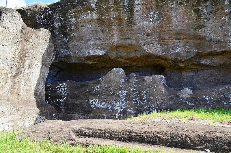 195_Chile_Easter_Island_Rano_Raraku.JPG