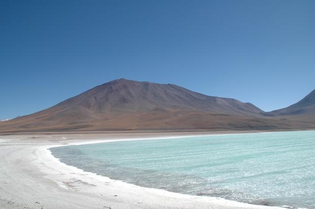 494_Bolivien_Altiplano_blaue_Lagune.JPG