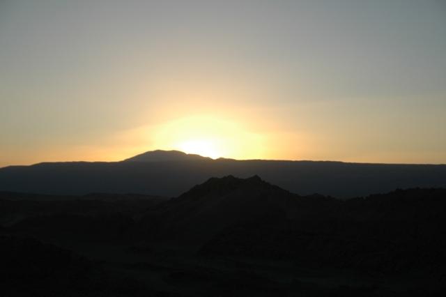 540_Chile_Atacama_Valla_de_la_Luna_Sunset.JPG