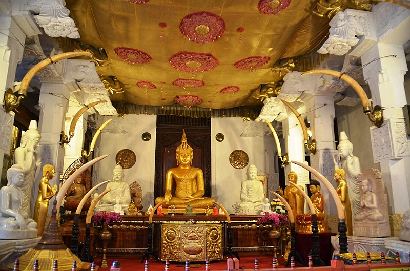 326_Sri_Lanka_Kandy_Temple_of_the_Sacred_Tooth.JPG